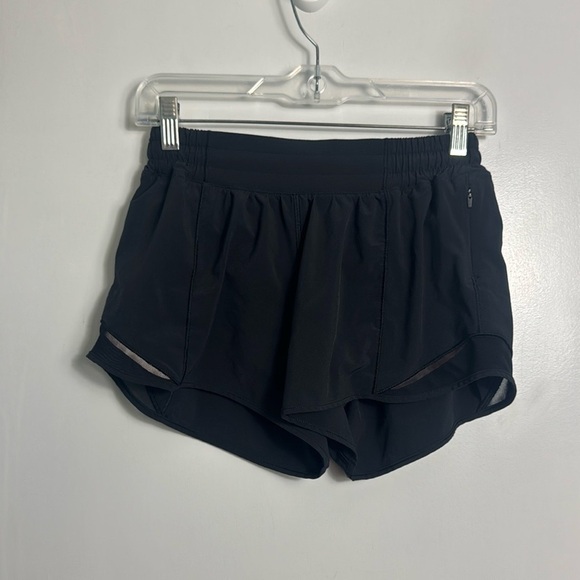 Lululemon Hotty Hot Short II Long 4" Black Size 6 Tall - Picture 2 of 13